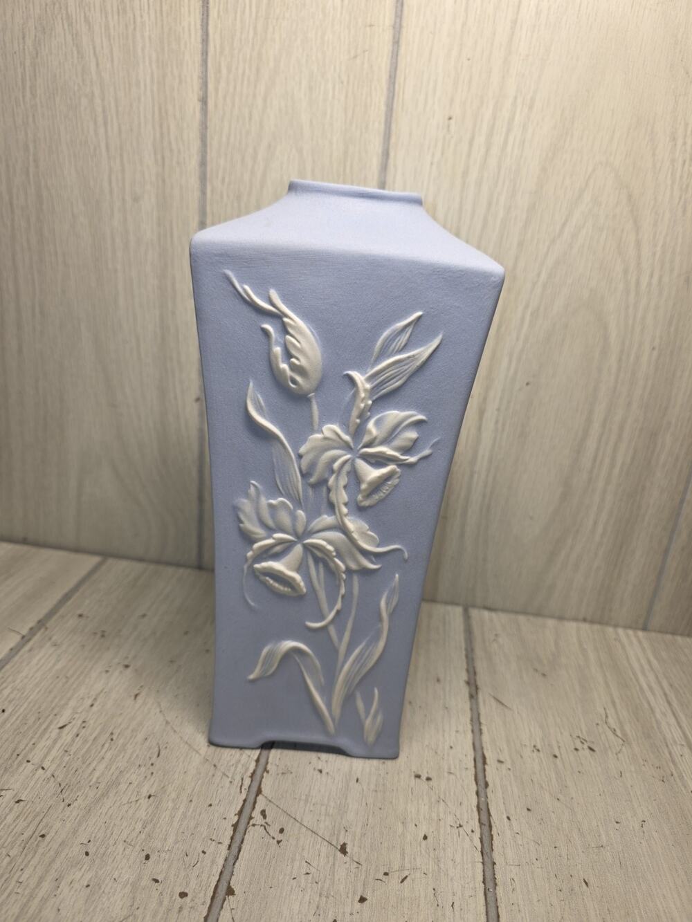 Vintage Made In Russia Art Deco Blue Vase White Raised Flowers Jasperware 10"